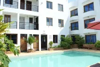 Rock Galana Holiday Apartments - Pools