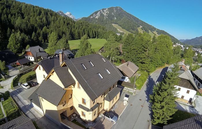Berghi Hotel and Apartments