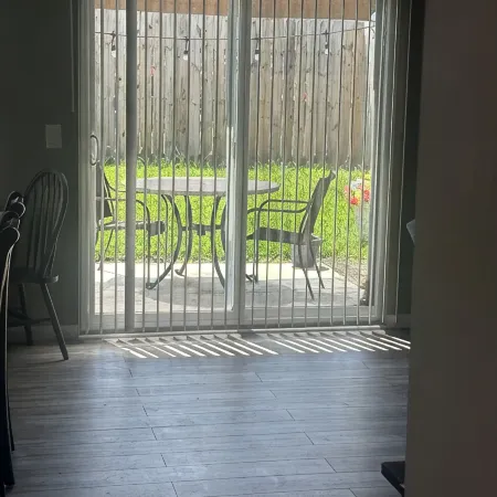 New cute, cozy quiet townhouse