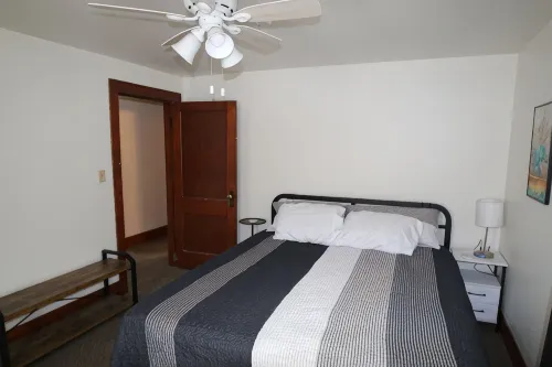 Charming 3-bedroom house with WiFi and AC in Athens