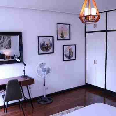 135m2 Townhouse near Airport with air conditioning, washing machine, parking Rooms