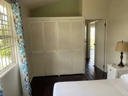 Sheridan's PlaceLess than 1 minute walk to the beach - 2-Star