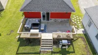 The Little Red Cottage - Ideal for long stays! - Homestays