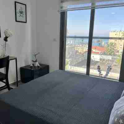 Near Beach & Market Beautiful 4 Bedroom Apartment Rooms