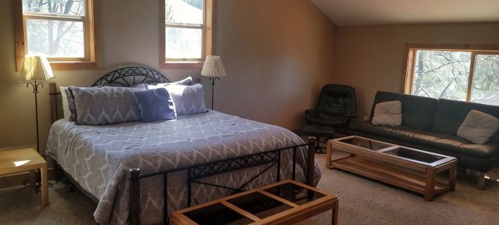 Sunset Chalet - 2300 sq.ft. Multi-Seasonal Retreat Only15 Minutes from Ashland ! Hotels in Jackson County