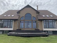 INCREDIBLE ocean cliff views at your doorstep on very private acreage + parking. - Wi-Fi