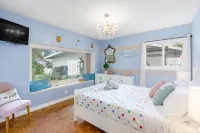 Optional Heated Pool,  Remodeled House! Just 2 blocks to Disneyland - مسبح خاص