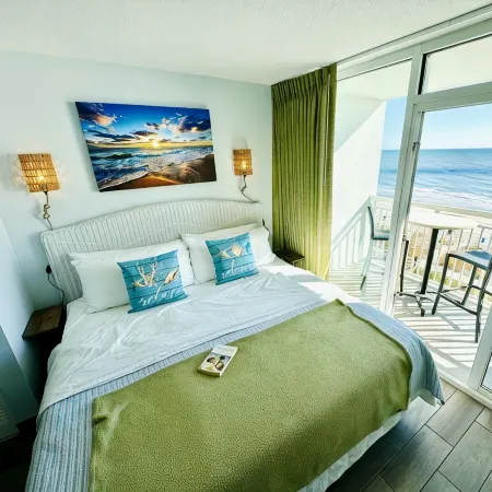 💎NEWLY REMODELED!! ISLAND TIME Honeymoon Suite Direct Oceanfront King Luxury