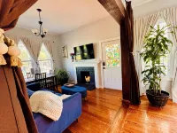 Cozy Guesthouse in Downtown San Antonio Close to Major City Attractions! Hotels near Normoyle Park