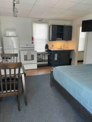 Cozy Studio 1/2 block to Church St & Shops-Pets - 2-Star