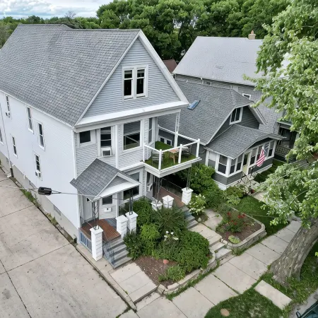 Milwaukee Bayview Getaway with Private Hot Tub