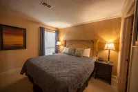 Walk In Level - Beautiful/Clean/Recently Remodeled 1BD/1BA at Pointe Royale - 4つ星