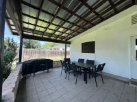 Charming 4-bedroom house with AC, WiFi in enchanting Castroville - 무료 와이파이
