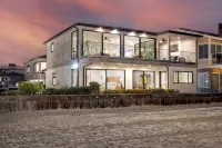 BEACH FRONT DREAM - 5-Star