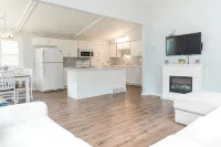 Northwoods Country Getaway! 40 acres to play and enjoy! No Cleaning Fee!! - Wifi