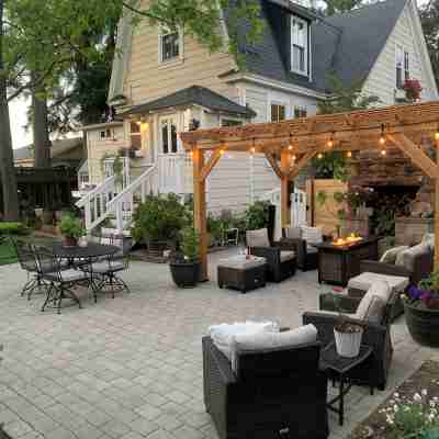 Cottage at Main Street Farmhouse! Hotel Exterior