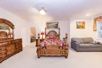 Huge Luxury Home with huge Deck near Powell Butte Park - Jacuzzi