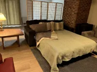 Experience lake life! Beautiful, light-filled Grantham condo near Lake Sunapee - Wifi