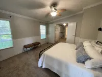 No DeadLines Lakehouse on Smith Lake - Boutique