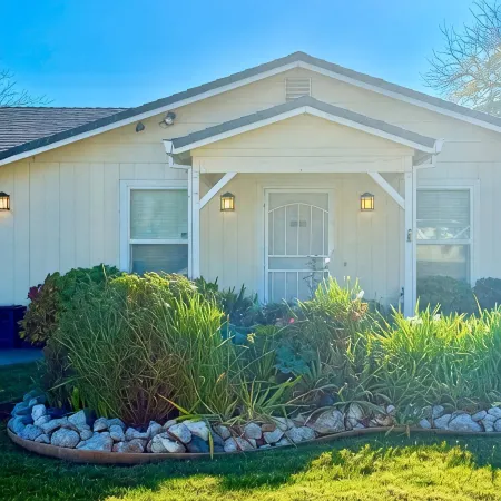 Cozy 4bd Home w/ 3 King Beds + EV Charger + Trailer Parking