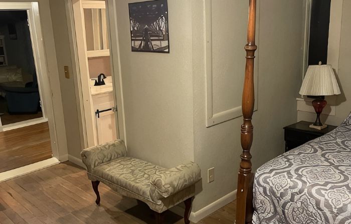 Rustic Cabin minutes from New River Gorge National Park and downtown Oak Hill.