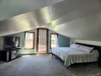 Lakeview Hot Tub Retreat Near Wineries! - Chalets