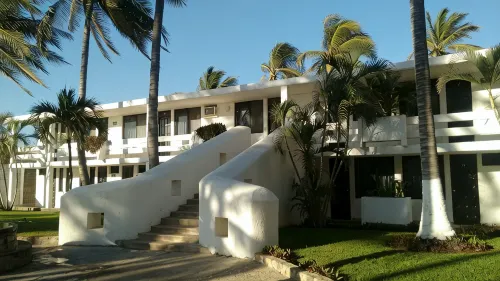 Mar Paraiso Queen - Resorts