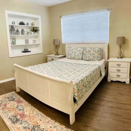 Prime Location, 2 Bath/2 Bed Perfect Getaway