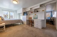 Happy Bison House - Walking Distance to Downtown; sleeps 8! - 4-Star