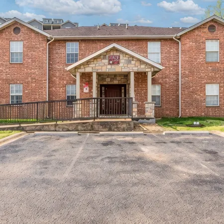 3 br Branson Condo! Great location 4.7 mi to SDC! Silver Dollar City