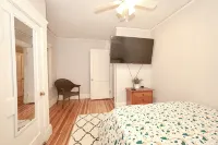 Entire House w/parking mins to Historical Boston - 3-Star