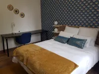 Cosy town house with bicycles available - บังกะโล