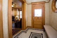 B.H. McCarty House, a Spacious Local Historic Landmark in Old Town Fort Collins - Balkoner