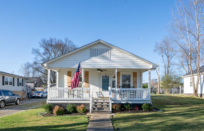 Cozy Convenient Cottage