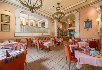 Logis Gourmet & Relax Wellness Hotel de La Sure - parking