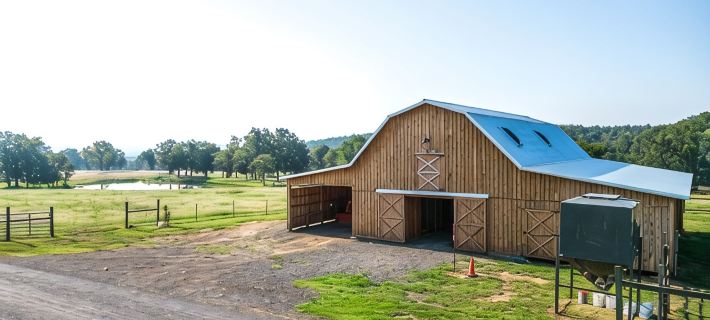 Cozy Barn Apartment Hotels in Pope County