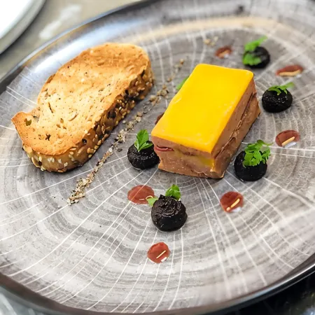 Logis Hotel Restaurant Spa les Oliviers