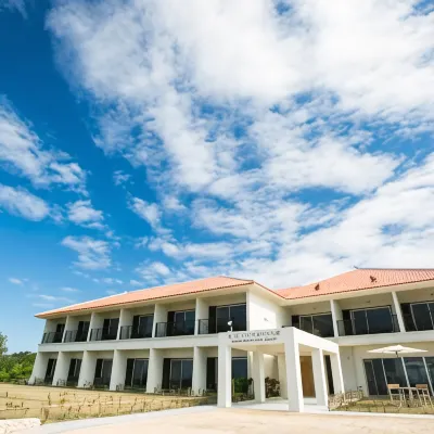 SAKURA RESORT HOTEL ISHIGAKI Отели рядом с достопримечательностью «Пляж Фусаки»