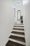Stylish & Cozy Downtown Home ~ Yard ~ Parking + EV~ Near DTPHX attractions - บังกะโล