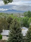 Mountain View Lodging 2 Blocks Historic DT Cody3 Bedrooms 4 Beds + a Bonus Den - Mountain view