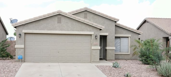 Beautiful home with private outdoor swimming pool Hotels in Maricopa