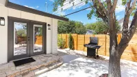 Location! Dog Friendly+2 King Beds+Grill+Sleeps 9 - Private Pools