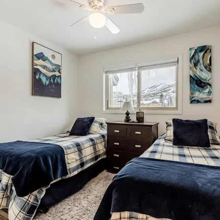 Remodeled Condo with Breathtaking Mountain Views!