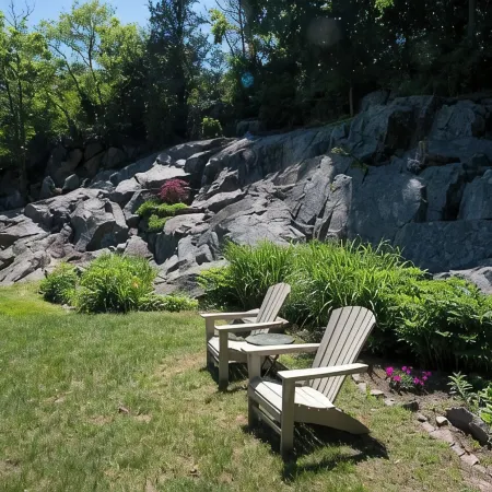 Stroll to SeaView/Beach; Great Yard
