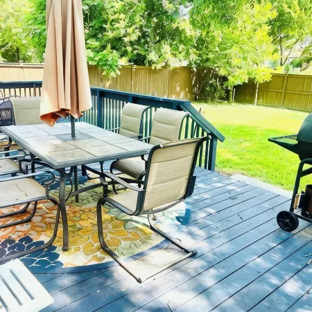 Spacious Victorian w/Game Room & Hot Tub