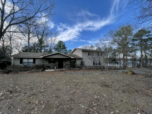 Perfect family sized lakefront home! Enjoy Greer’s Ferry lake from the backyard. - 3-Star