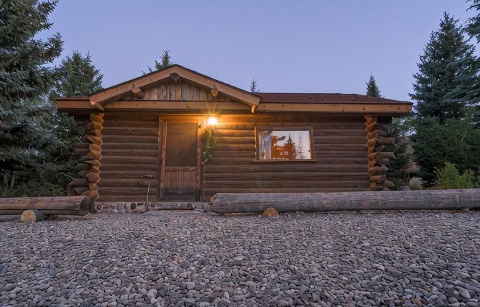 The Yellowstone Cabin