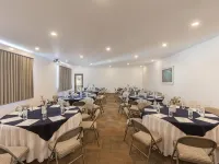 Médano Hotel & Suites Hoteles cerca de Centro comercial Puerto Paraíso