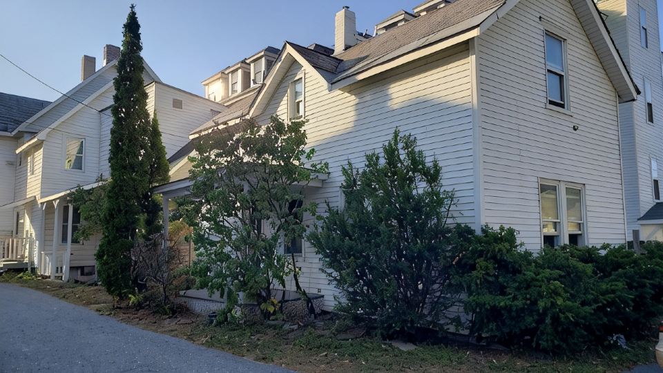 Modern Carriage house 2 blocks from Church Street
