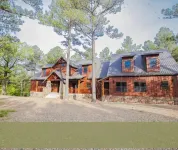 Stone Mountain Lodge Luxury 6-bedroom Cabin in Hochatown Sleeps 16 - 3-Star